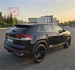 ڤۆڵکسواگن ئەتڵەس کرۆس سپۆرت